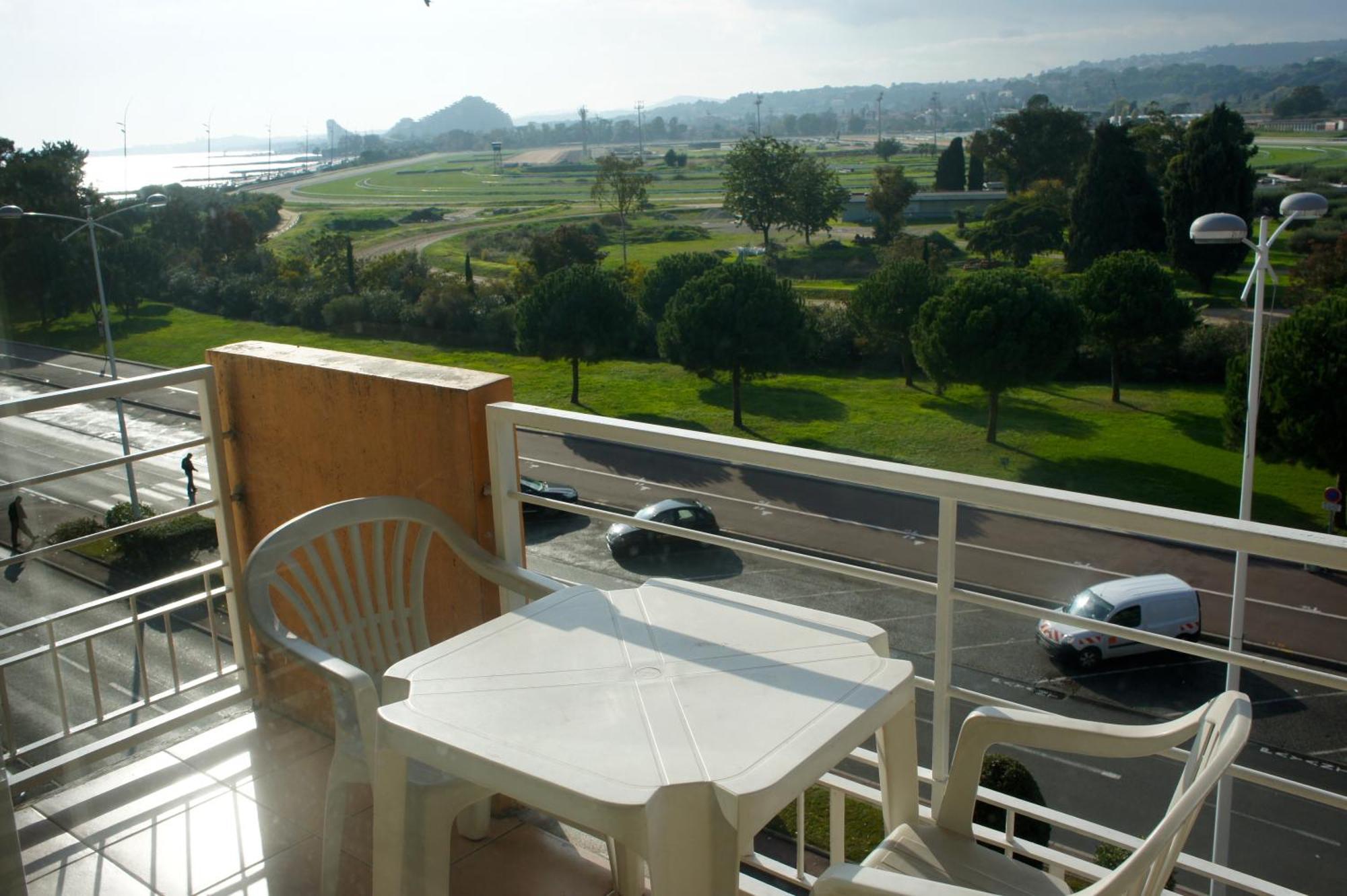 Residence Meublee Studiotel Cagnes-sur-Mer Eksteriør billede